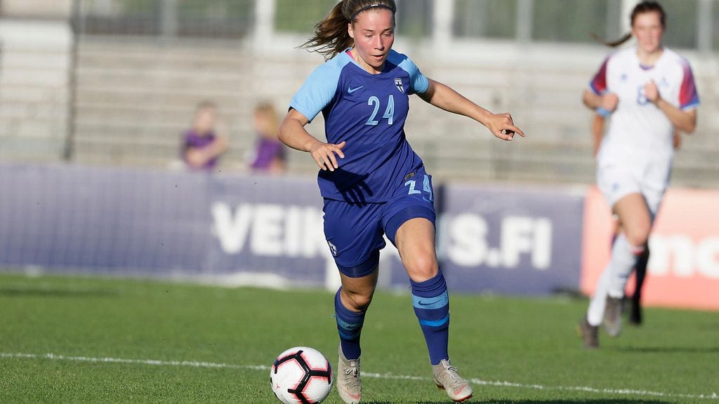 Heidi Kollanen toi sykettä Suomen otteisiin harjoitusottelussa Islantia vastaan.
