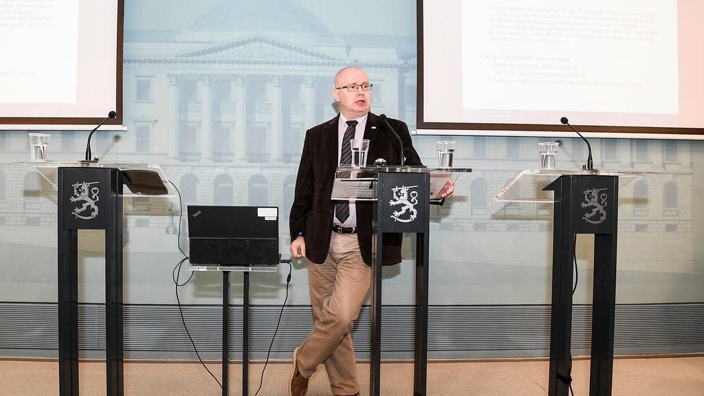 AOP Jari Lindström siniset 2