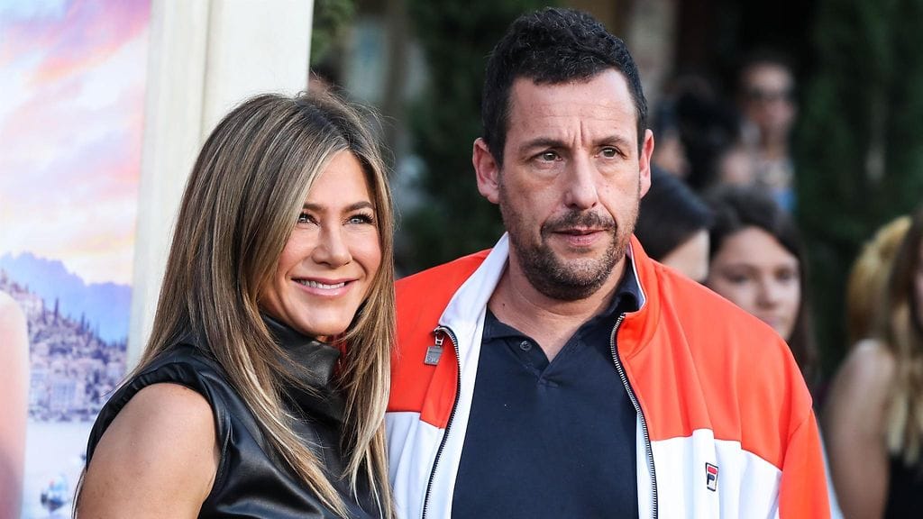 Jennifer Aniston ja Adam Sandler tähdittävät Netflixin uutuuselokuvaa.