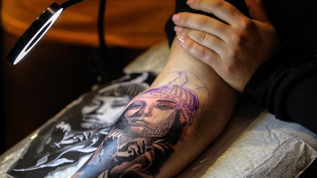 Kuvituskuva tatuoinnista.