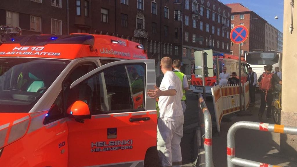 Hakaniemi, liikenneonnettomuus, ambulanssi