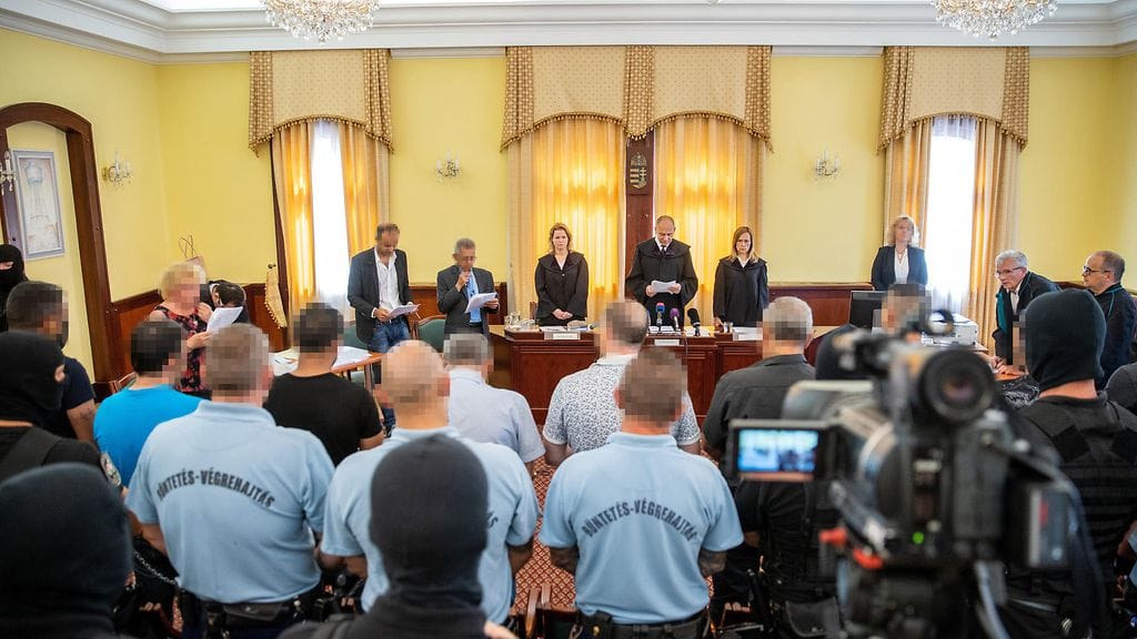 Neljälle ihmissalakuljettajalle luettiin tänään uudet tuomiot.