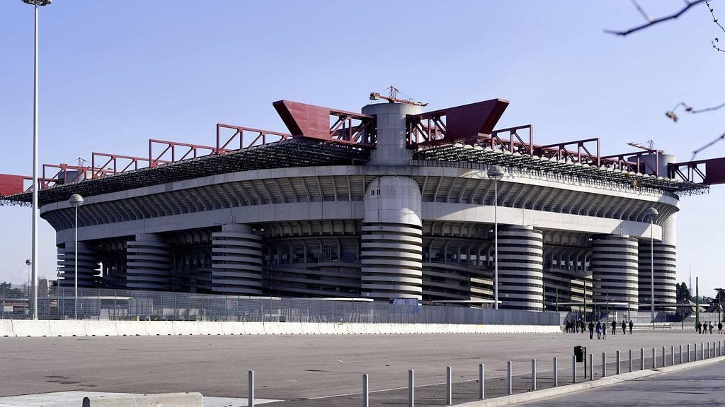 Milanon San Siro on yksi maailman legendaarisimmista jalkapallostadioneista.