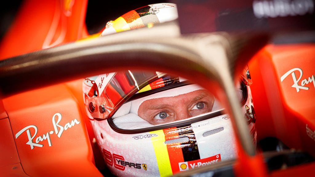 Sebastian Vettelille lätkäistiin Kanadan GP:ssä viiden sekunnin aikasakko, jonka myötä hän menetti ykkössijansa Lewis Hamiltonille.