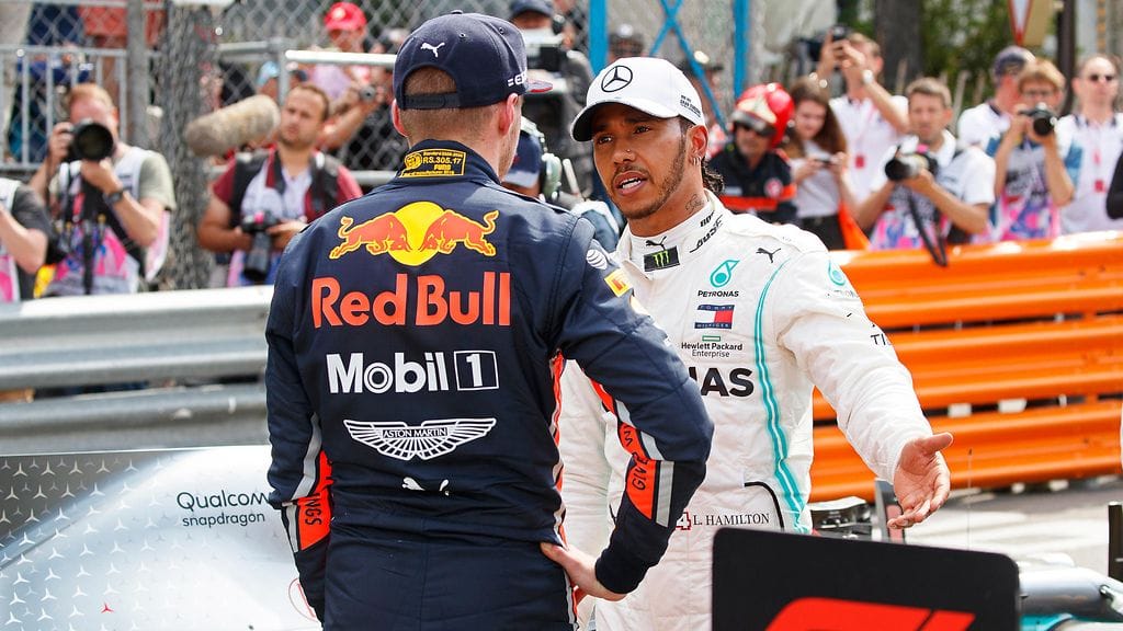 Max Verstappen kritisoi Lewis Hamiltonin lausuntoja.