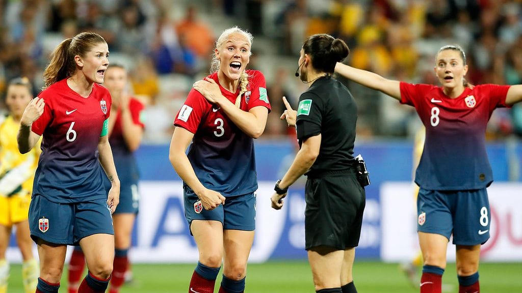 Norjan ja Australian välisessä MM-kisojen neljännesvälierässä riitti tapahtumia.