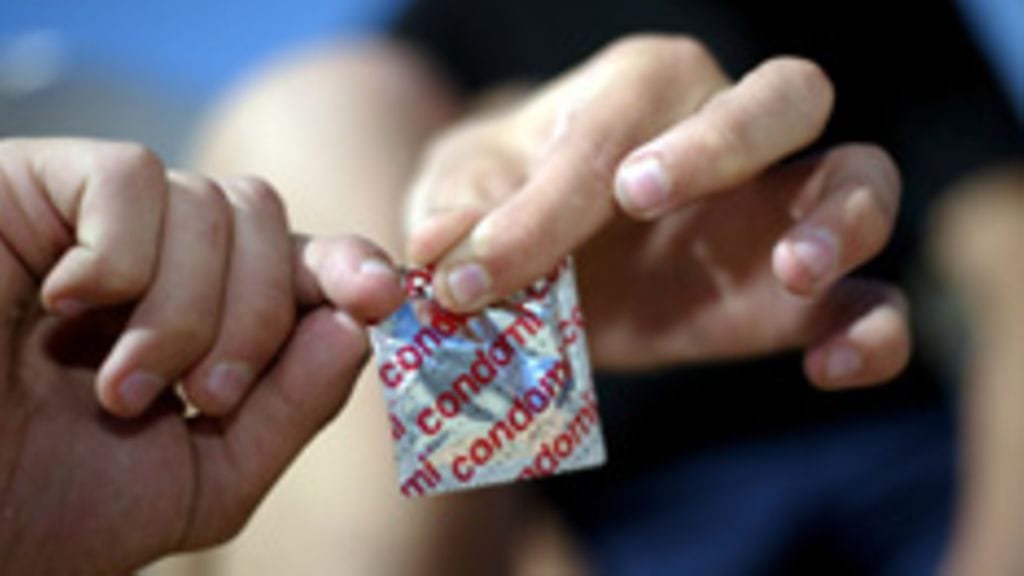 Kondomimarkkinoille tulossa uutta. Kuvan kondomi ei ole ns. superkondomi.