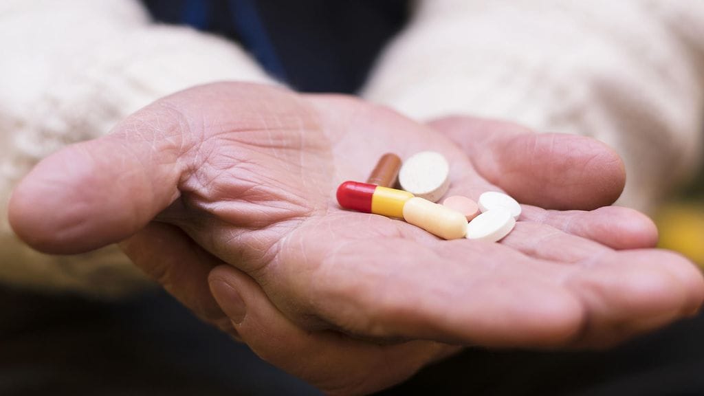 Kemiallinen rajoittaminen tarkoittaa henkilön liikkumisen tai käyttäytymisen rajoittamista lääkkeillä.