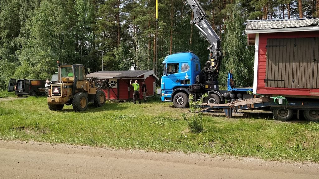 Esko Huhta - mökkejä siirretään Punkalaitumella