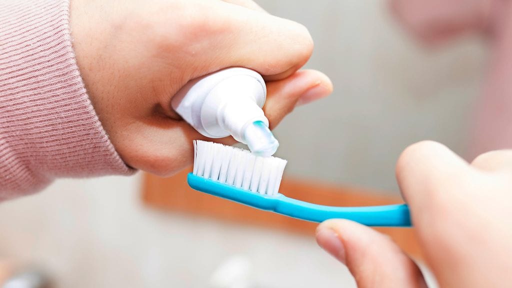 Triklosaania käytetään esimerkiksi hammastahnoissa. Kuvituskuva.