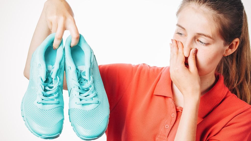 Siivousguru jakoi niksi haisevien kenkien raikastamiseksi.