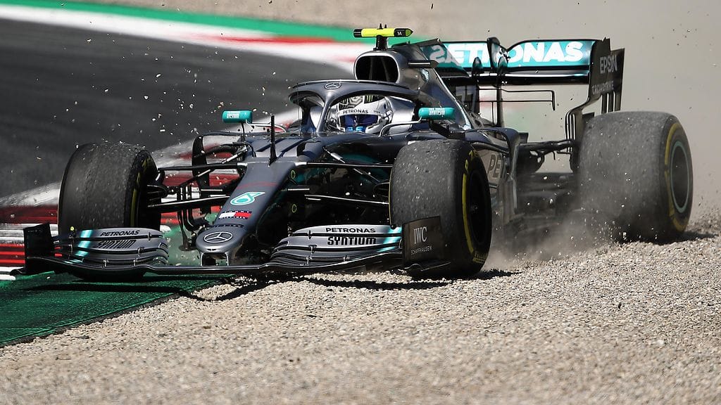 Valtteri Bottas ajautui ulos Itävallan kuutosmutkassa.
