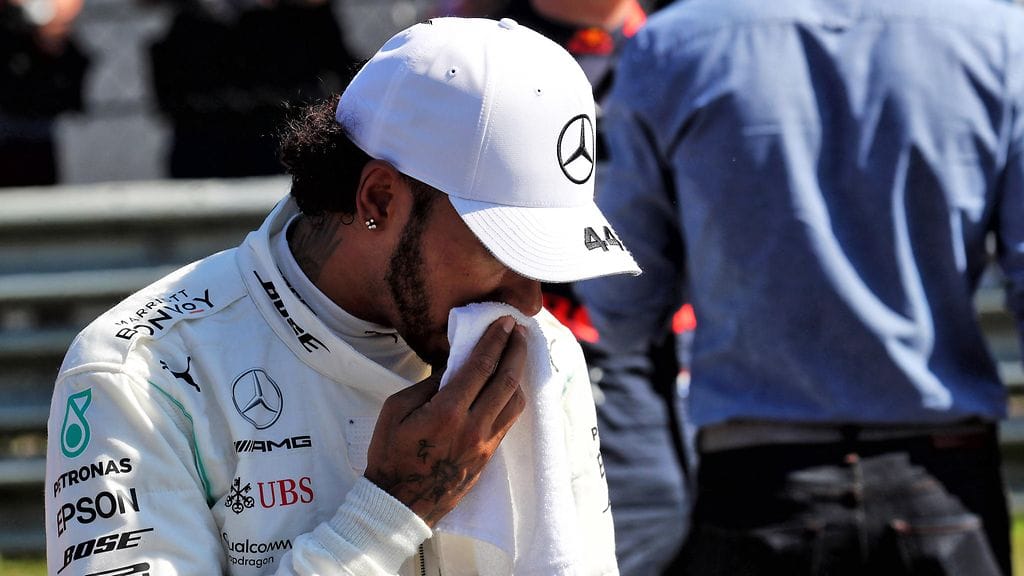 Lewis Hamilton hyväksyi rangaistuksensa.