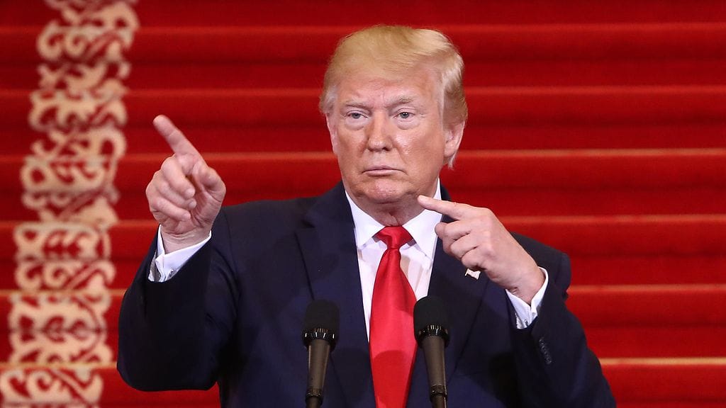 Donald Trump kommentoi Arnold Schwarzeneggeriä kummallisin sanakääntein.