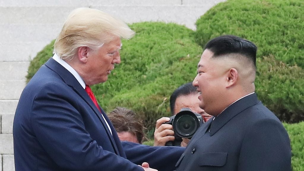 Donald Trump ja Kim Jong-un tapasivat demilitarisoidulla vyöhykkeellä Etelä- ja Pohjois-Korean rajalla kesäkuussa.
