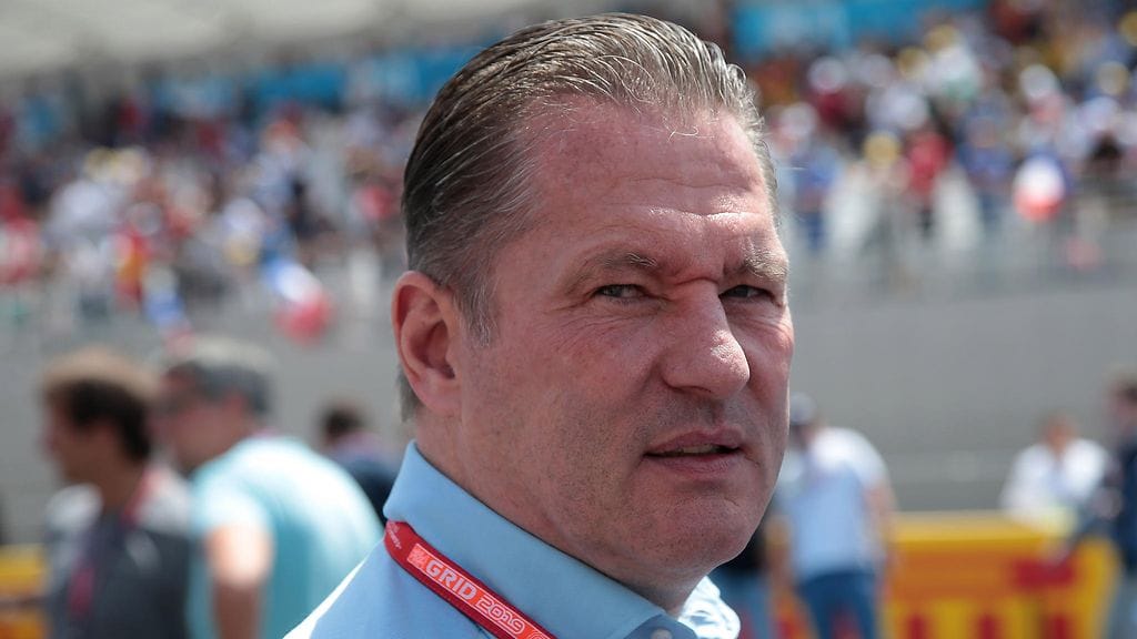 Jos Verstappen puolustaa Max-poikaansa voimakkaalla tavalla.