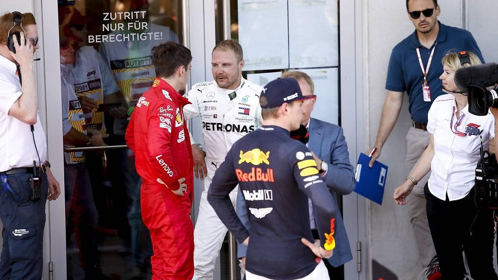 Max Verstappen sai pitää Itävallan GP:n voittonsa.