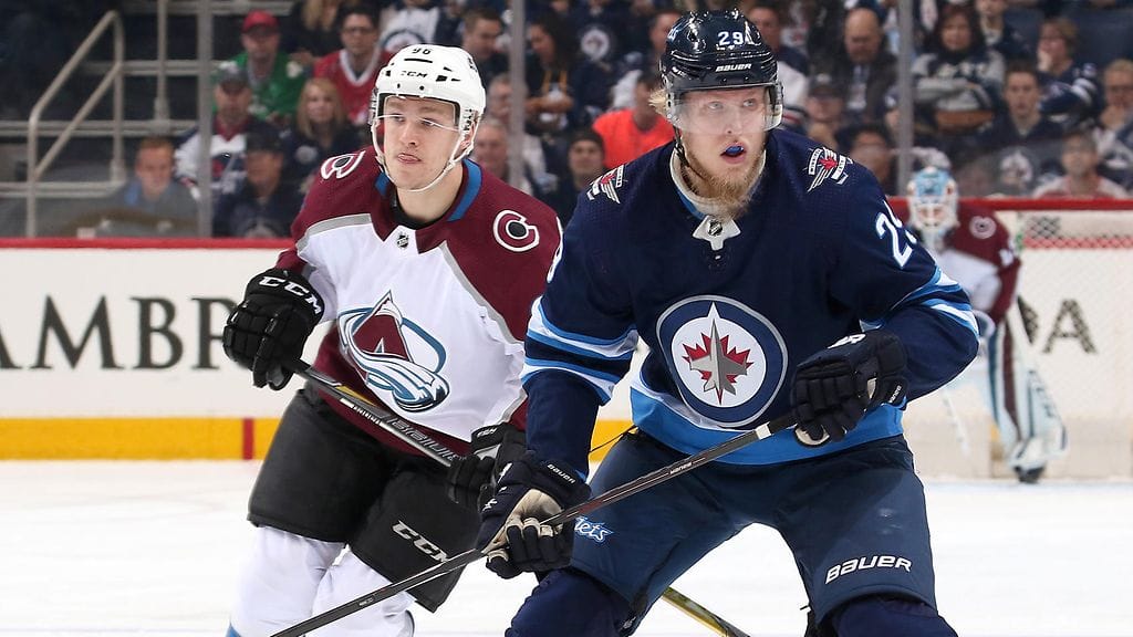 Mikko Rantanen (vasemmalla) ja Patrik Laine (oikealla) ovat Sebastian Ahon tapaan rajoitettuja vapaita agentteja.