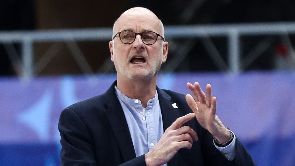 Henrik Dettmann kritisoi kansainvälisen koripalloliitto Fiban tekemää päätöstä.