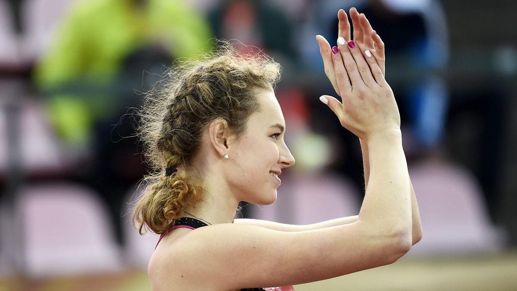 Ella Junnila kohensi Suomen ennätystään sentillä.