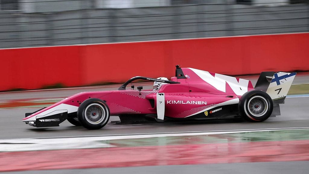 Emma Kimiläinen ajoi viidenneksi paluukisassaan.