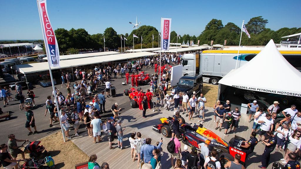 Goodwood Festival of Speed -tapahtuma kerää vuosittain moottoriurheiluväen yhteen.
