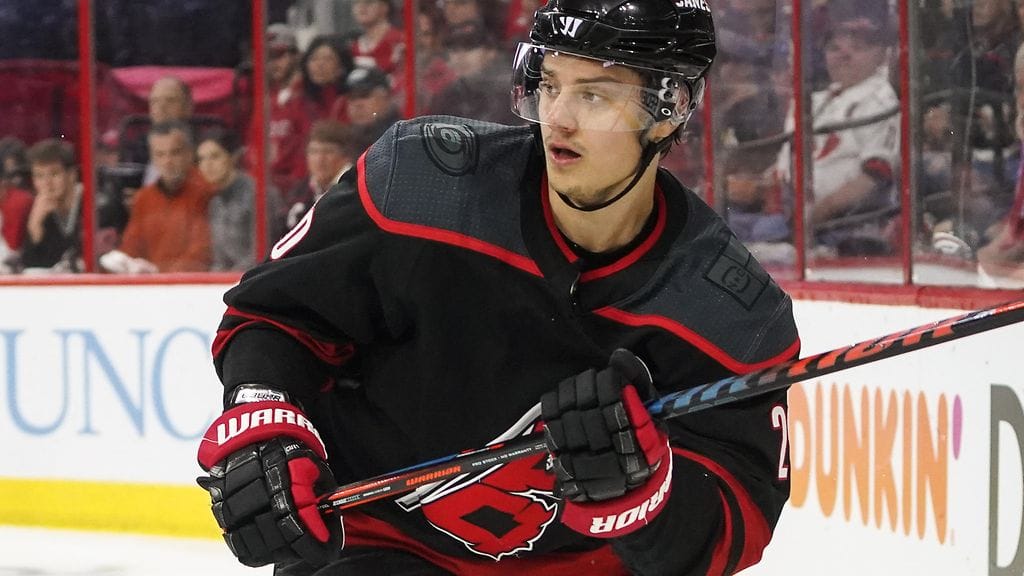 Sebastian Aho pysyy pitkään Carolinassa.