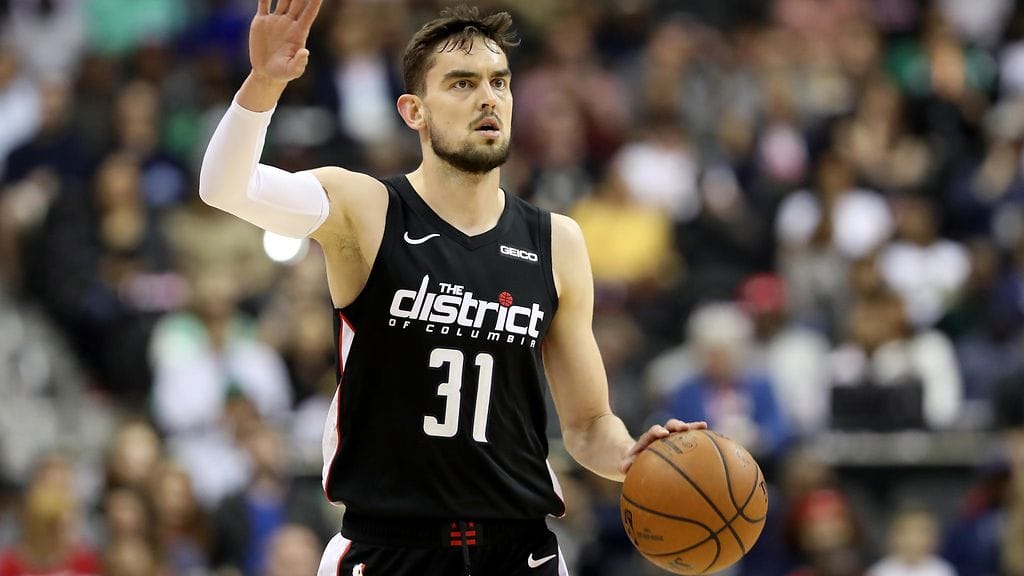 Tomas Satoransky siirtyy Chicago Bullsiin.
