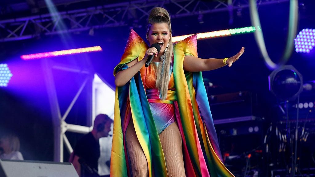 Saara Aalto esiintyi Lontoon Pridellä.