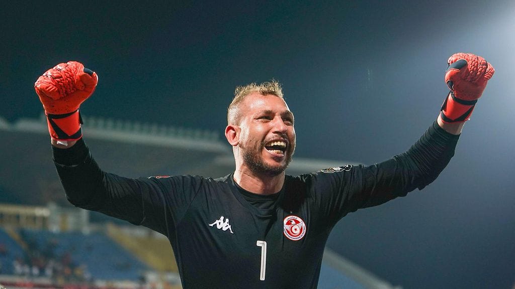 Farouk Ben Mustapha torjui Tunisian voittoon rangaistuspotkukilpailussa.