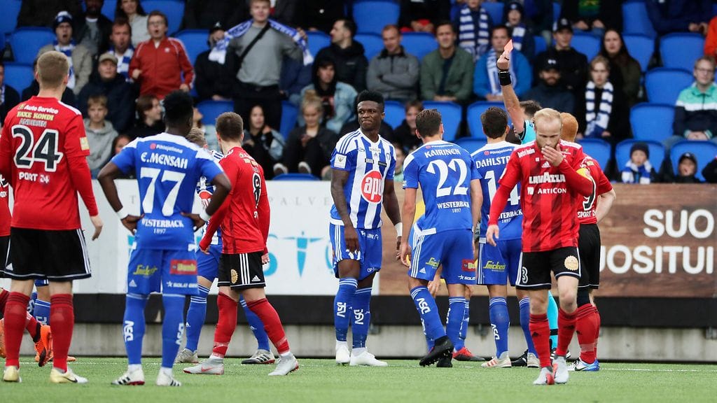 Faith Obilorin saama punainen kortti kohahdutti.