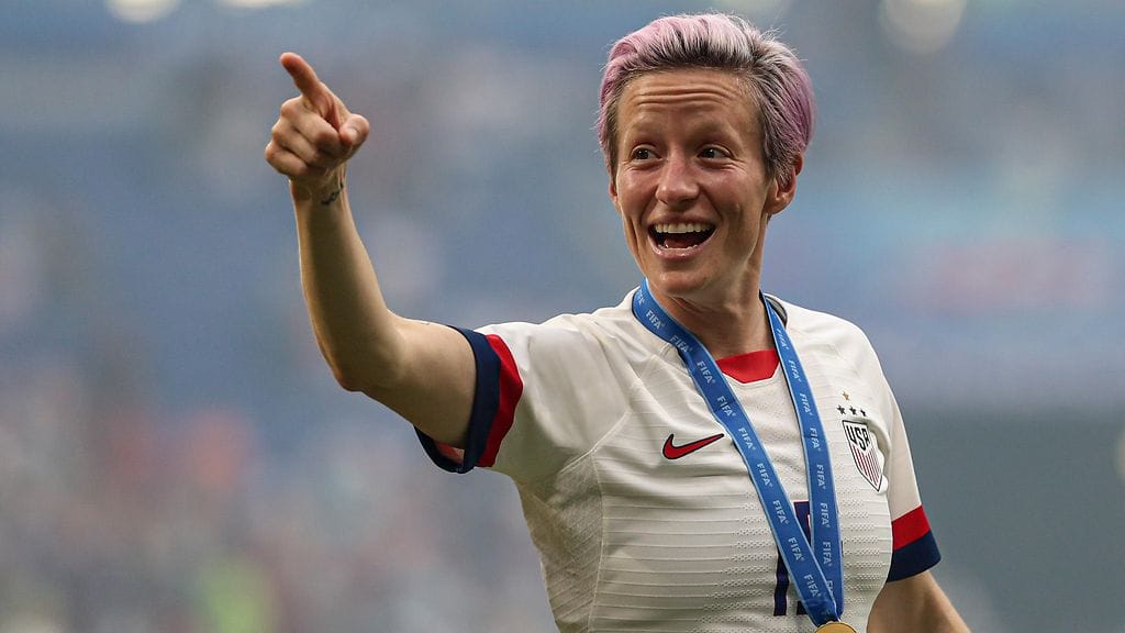 Megan Rapinoe sivaltaa Donald Trumpia.