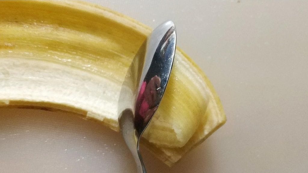 nyhtöbanaani lusikka