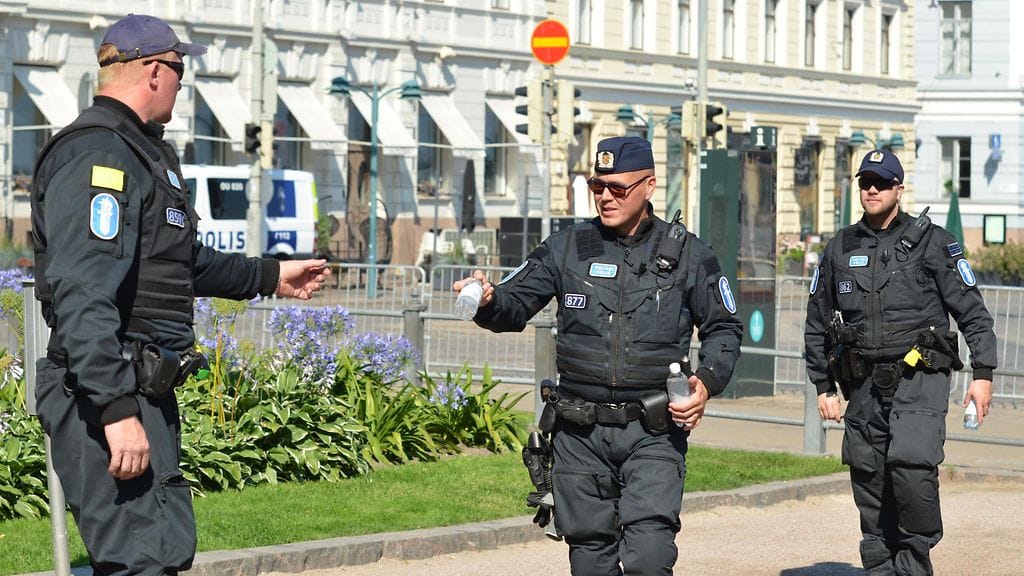 Poliiseja ympäri maan matkusti viime vuonna Helsinkiin Trumpin ja Putinin huippukokouksen vuoksi. Silloin matkat laskettiin työajaksi.