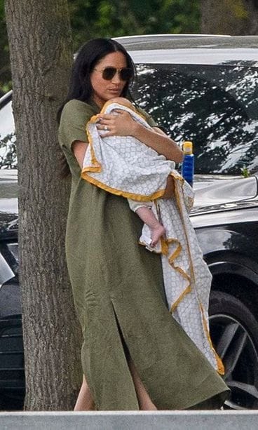 Herttuatar Meghan ja Archie poolo-ottelussa heinäkuussa 2019 (1)