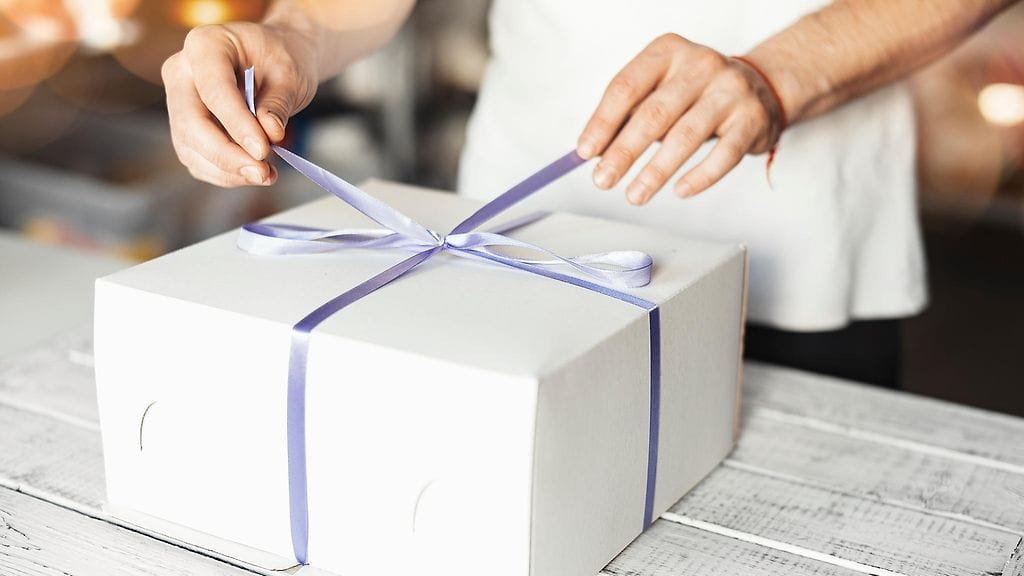 Yhdysvaltalaisleipomo kuuli tilauksen väärin – lopputulos nauratti kakun saajaa. Kuvituskuva.