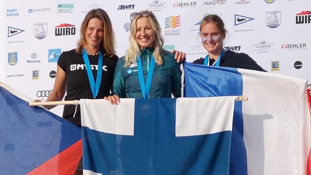 Aleksandra Blinnikka voitti MM-kultaa ennen Tshekin Jana Slivovaa ja Ranskan Vivian Ventriniä.