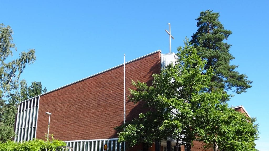 Rikostuomion saanut pastori saa jatkaa virassaan Pitäjänmäen seurakunnassa.