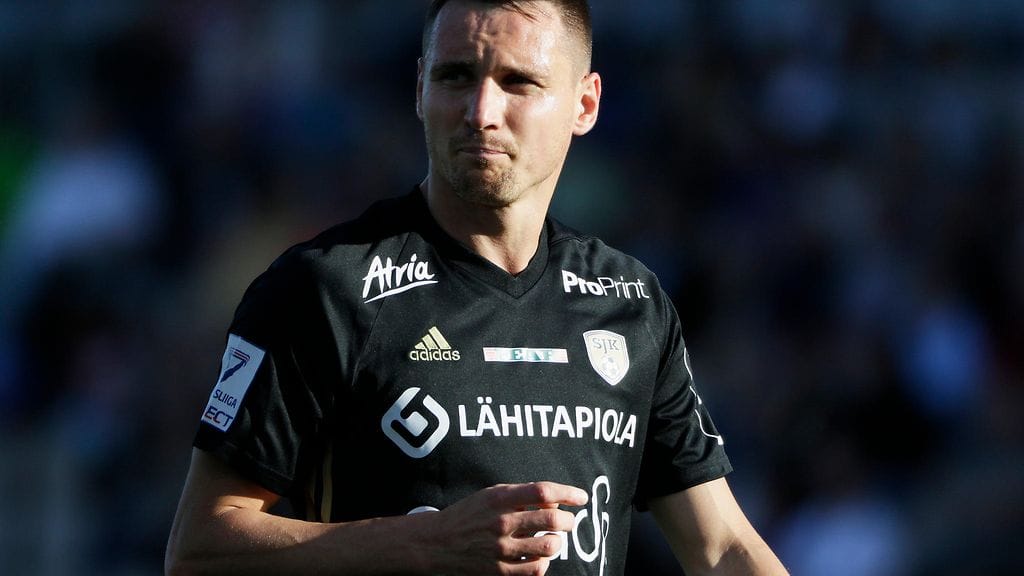 Denys Oliinyk laukoi SJK:n voittomaalin.