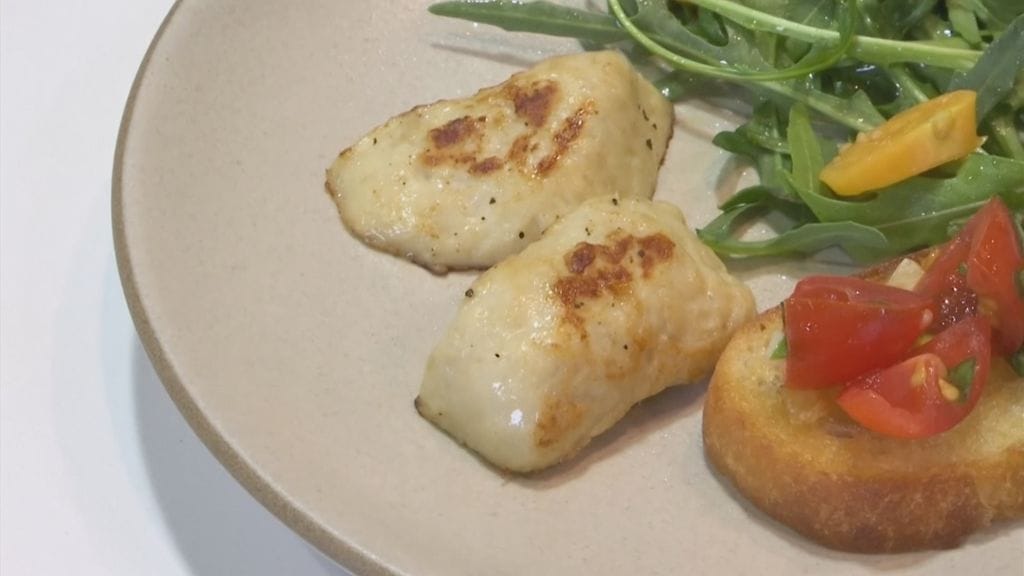 Laboratoriossa tuotettu keinoliha näyttää aivan samalta kuin tavallinen liha.