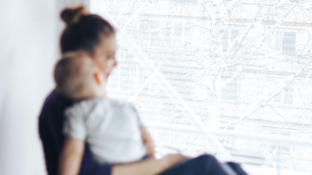 Manukyanit tapasivat poikansa vasta tämän ollessa kuusiviikkoinen. Kuvituskuva.