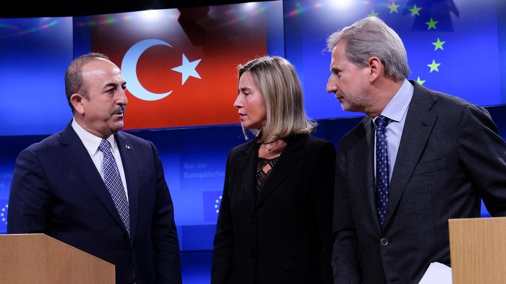 Turkin ulkoministeri Mevlut Cavusoglu tapasi EU:n ulkoasioiden ja turvallisuuspoliitikan korkean edustajan Federica Mogherinin ja komissaari Johannes Hahnin maaliskuussa.