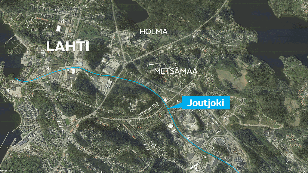 Pelastuslaitoksen mukaan Joutjoki on paikoin voimakkaasti virtaava.