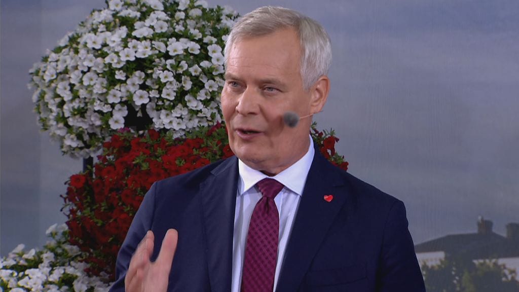 Antti Rinteen valtiosihteerinä toimii Raimo Luoma.