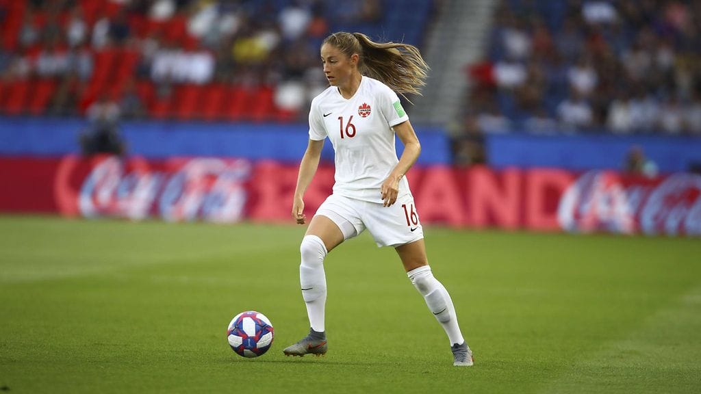 Janine Beckie epäonnistui rangaistuspotkussa neljännesvälierässä Ruotsia vastaan.