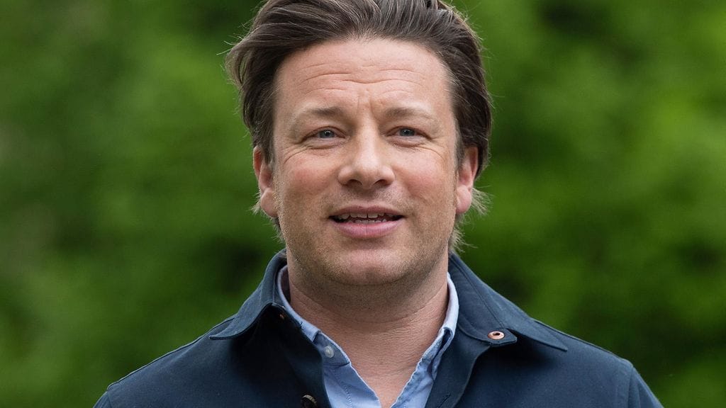 Jamie Oliverin pojalla on vauhti päällä.