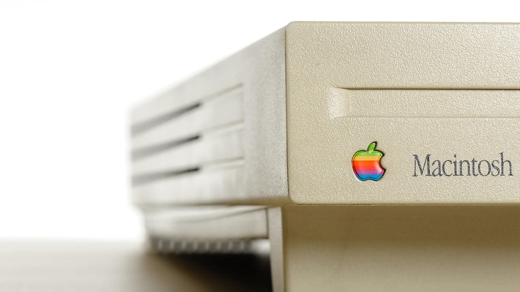 MacRumors-sivuston "luotettavan lähteen" saamien tietojen mukaan Apple on suunnittelemassa klassisen sateenkaarilogonsa tuomista takaisin.