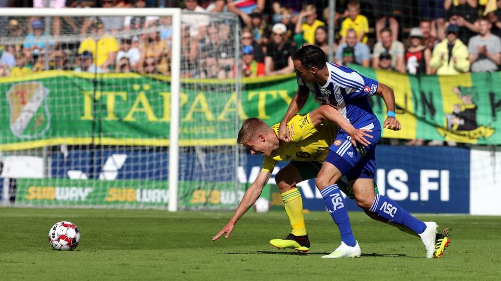 Ilveksen Lauri Ala-Myllymäki iski tasoitusmaalin rangaistuspotkusta.