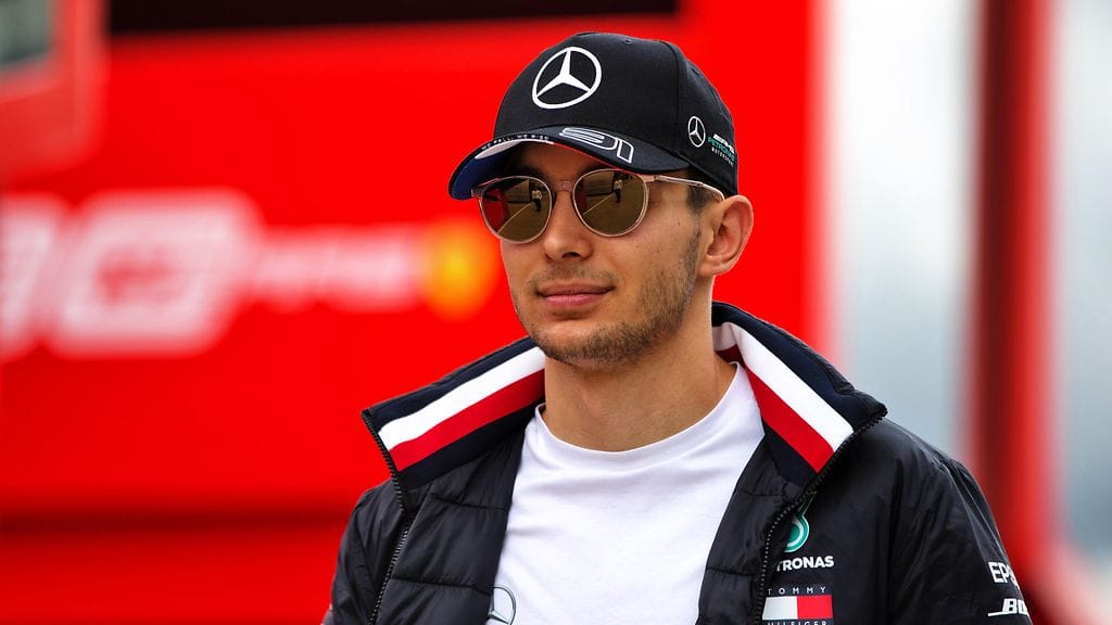 Mercedes-tallin varakuljettaja Esteban Ocon ei kiistä huhua Williamsille siirtymisestä.
