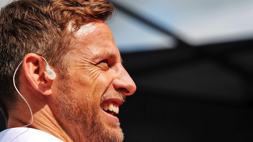 Jenson Button pääsee pian juhlistamaan perheonnea.